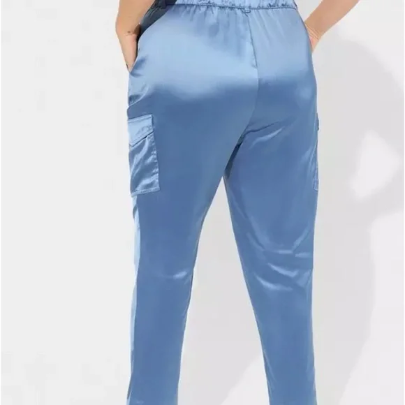 New Torrid Relaxed Taper Satin Cargo Pant Sleek Satin Pants size 16 - Picture 3 of 16